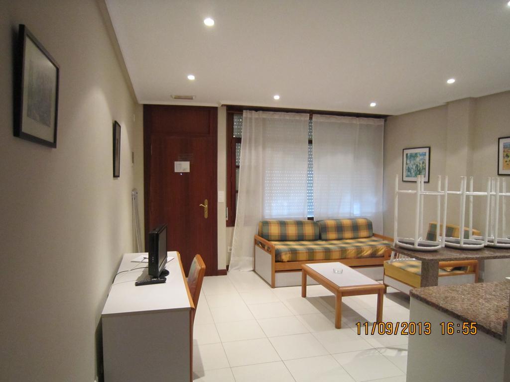 Apartamentos Elena Laredo Exterior photo