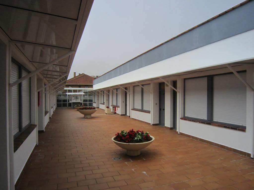 Apartamentos Elena Laredo Exterior photo