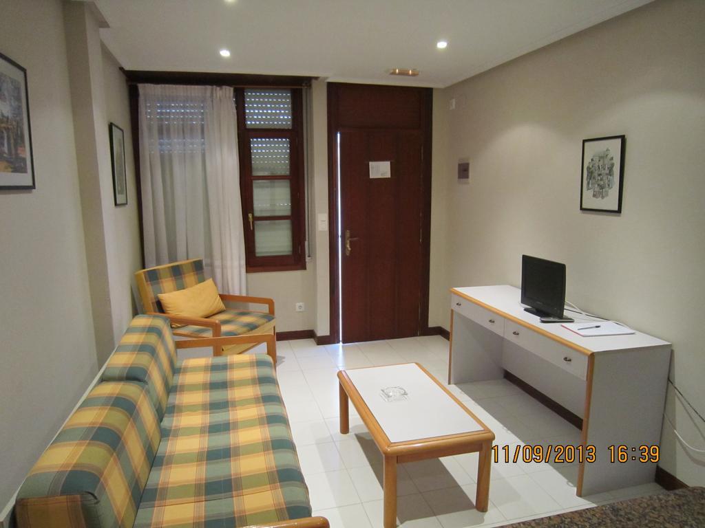 Apartamentos Elena Laredo Room photo